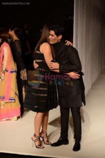 Lara Dutta feet photo thumbnail