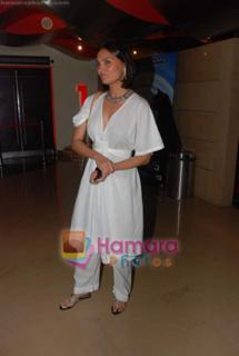 Lara Dutta feet photo thumbnail