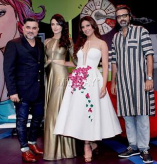 Lara Dutta feet photo thumbnail