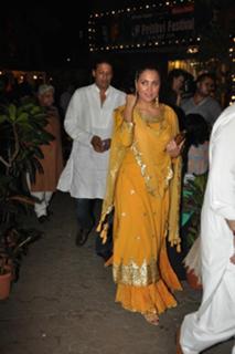 Lara Dutta feet photo thumbnail