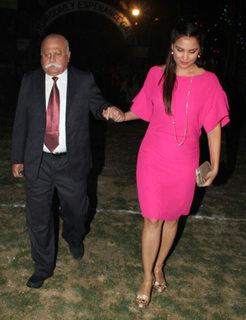 Lara Dutta feet photo thumbnail