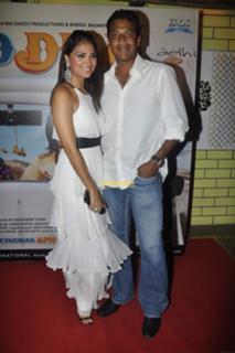 Lara Dutta feet photo thumbnail