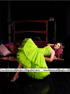 Lara Dutta feet photo thumbnail