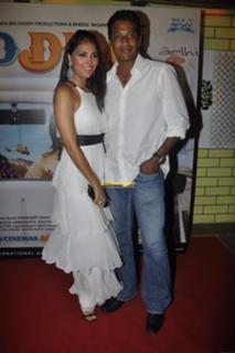 Lara Dutta feet photo thumbnail