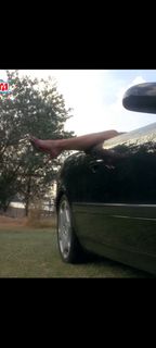 Lara Dutta feet photo thumbnail