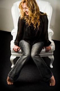 Lara Fabian feet photo 20