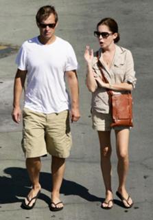 Lara Flynn Boyle feet photo thumbnail