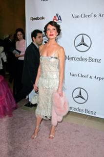 Lara Flynn Boyle feet photo thumbnail