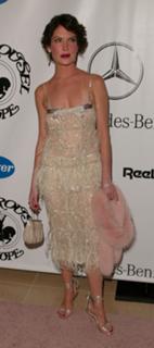 Lara Flynn Boyle feet photo thumbnail