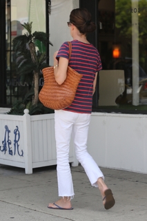 Lara Flynn Boyle feet photo thumbnail