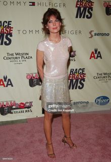 Lara Flynn Boyle feet photo 5