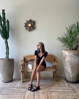Lara Fraser feet photo 3