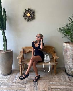 Lara Fraser feet photo 2