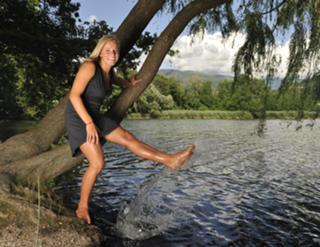 Lara Gut feet photo thumbnail