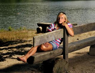 Lara Gut feet photo thumbnail