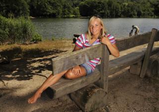 Lara Gut feet photo thumbnail
