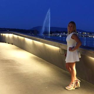 Lara Gut feet photo thumbnail