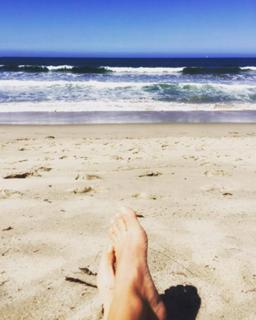Lara Gut feet photo thumbnail