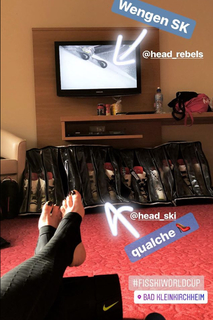 Lara Gut feet photo thumbnail