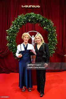 Lara Gut feet photo thumbnail