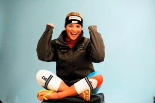 Lara Gut feet photo thumbnail