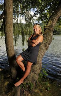Lara Gut feet photo thumbnail