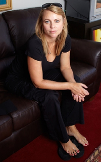 Lara Logan feet photo thumbnail