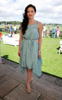 Lara Pulver feet photo thumbnail