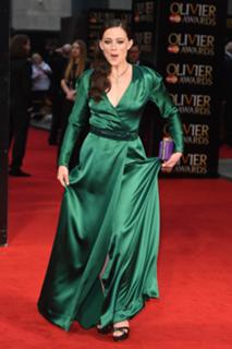 Lara Pulver feet photo thumbnail