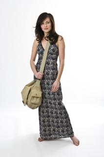 Lara Pulver feet photo thumbnail