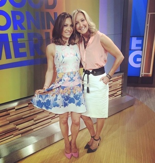 Lara Spencer feet photo thumbnail