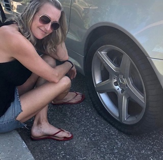 Lara Spencer feet photo thumbnail