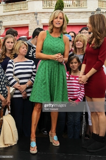 Lara Spencer feet photo thumbnail