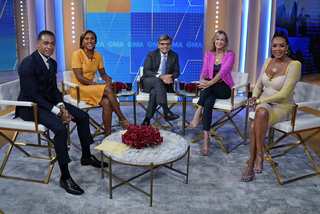 Lara Spencer feet photo thumbnail