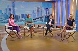 Lara Spencer feet photo thumbnail