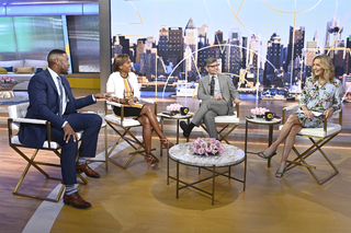 Lara Spencer feet photo thumbnail