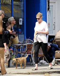 Lara Stone feet photo 11