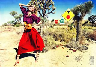 Lara Stone feet photo 12