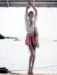 Lara Stone feet photo 1