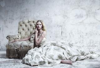 Lara Stone feet photo 17