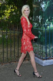 Lara Stone feet photo 11