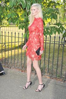 Lara Stone feet photo 10