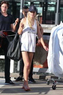 Lara Stone feet photo 15