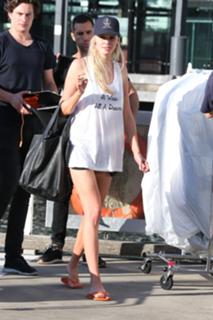 Lara Stone feet photo 14