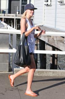 Lara Stone feet photo 10