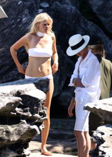 Lara Stone feet photo 1