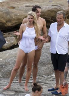 Lara Stone feet photo 15
