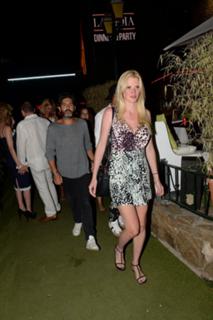 Lara Stone feet photo 11