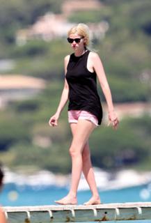 Lara Stone feet photo 10