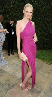 Lara Stone feet photo 15